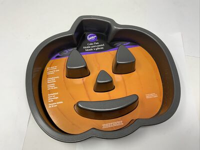 NEW Wilton HALLOWEEN 9'' NON-STICK Pumpkin Jack O'Lantern Cake Pan (ONE CAKE MIX)