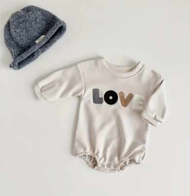 Baby Jungen Unisex Beige Strampler Strampler Outfit 12-18 Monate Applikation Liebe Design