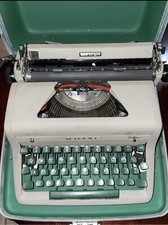 VINTAGE ROYAL QUIET DELUXE TYPEWRITER WITH CASE 1950'S GREEN KEYS thumbnail