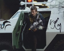 SHARLTO COPLEY - District 9 GENUINE SIGNED AUTOGRAPH SHARLTO COPLEY - District 9 GENUINE SIGNED AUTOGRAPH