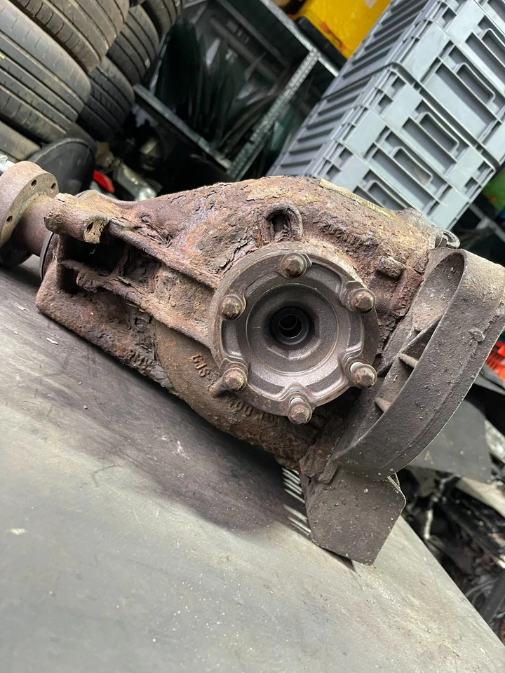 BMW 7 Series 745Li E65 2003 4.4P - Rear Differential Assembly - Image 4 of 4