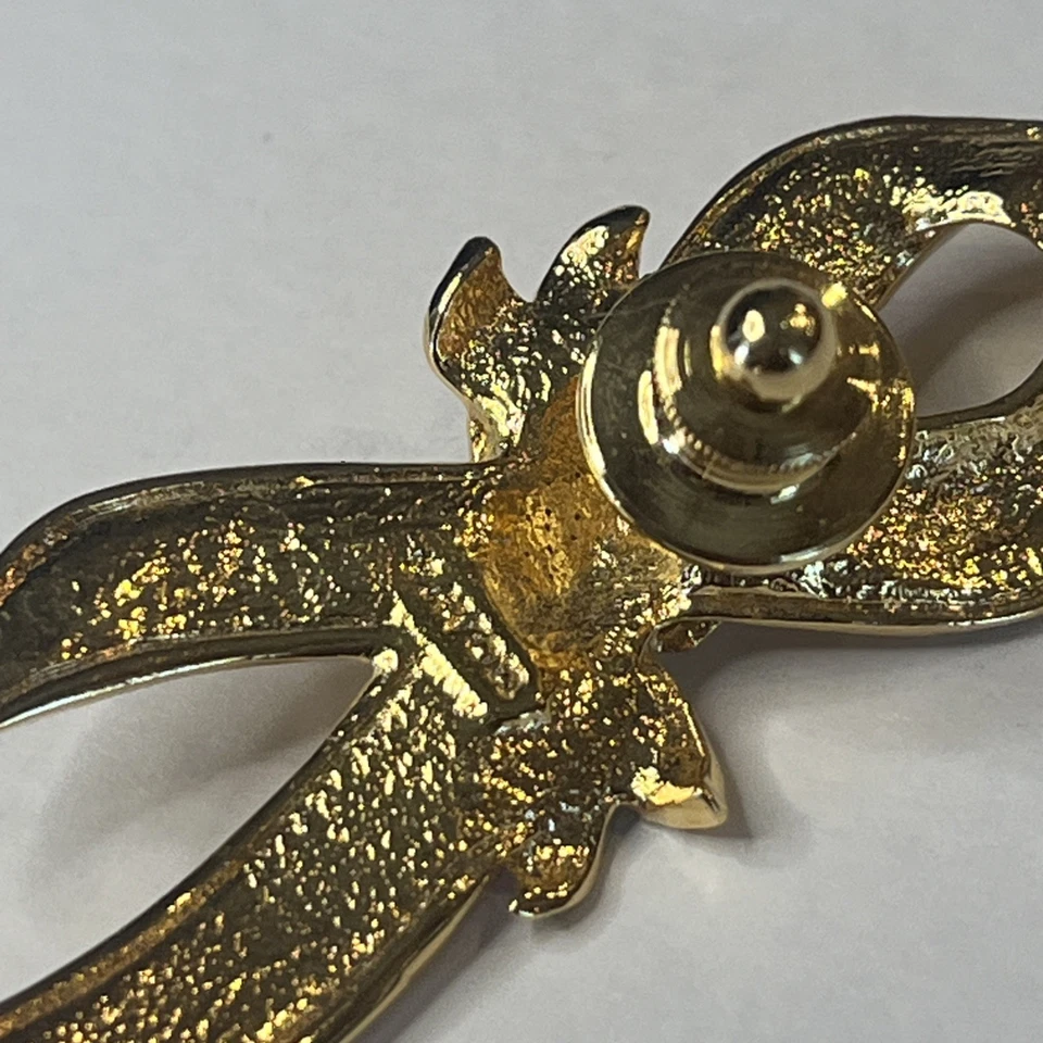 Broche prendedor de solapa de concientización sobre el cáncer de mama cinta rosa Avon para mujer  Foto 3 de 4