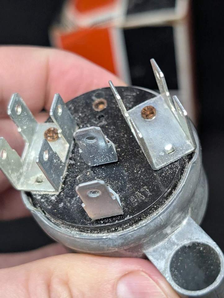 INTERRUPTOR DE ENCENDIDO NORS 60S 70S CJ JEEP JEEPSTER COMANDO PICKUP CON CERRADURA Y LLAVES Foto 4 de 4