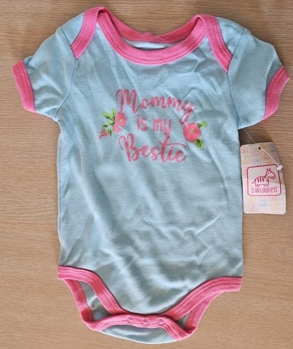 6-9 Monate Kleinkind Mädchen Kleidungspaket mit 4 Körperanzügen & einem 3-teiligen Outfit Paket - Bild 8 von 16