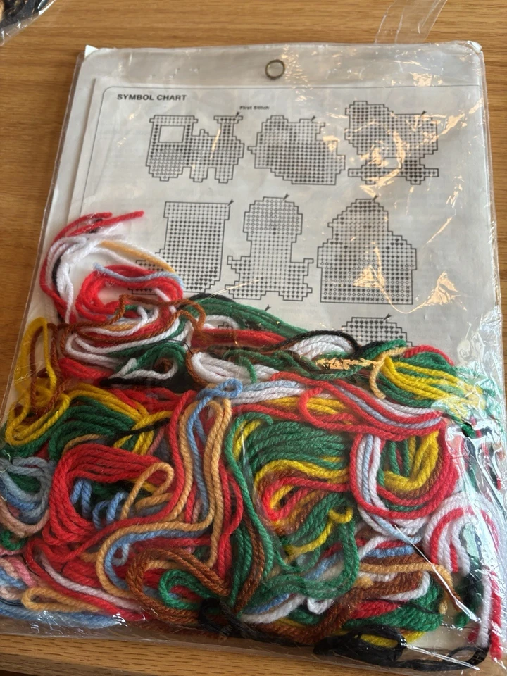 Dimensiones vintage: 7 adornos de lona navideña de plástico para hacer kit artesanal *LEER Foto 4 de 4