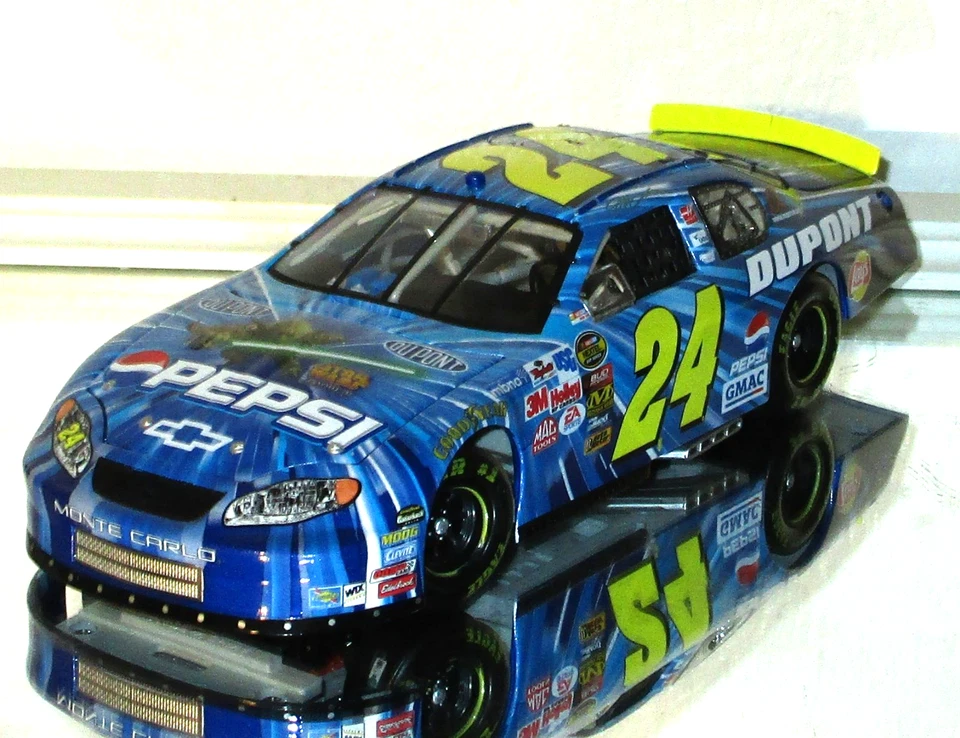 2005 JEFF GORDON #24 PEPSI/STAR WARS III 1/24 ACTION CAR AWESOME RARE - Image 2 of 4