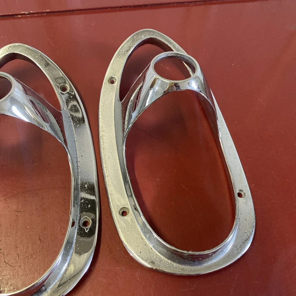 Hudson Hornet 1955 luz trasera bisel adorno Foto 3 de 4