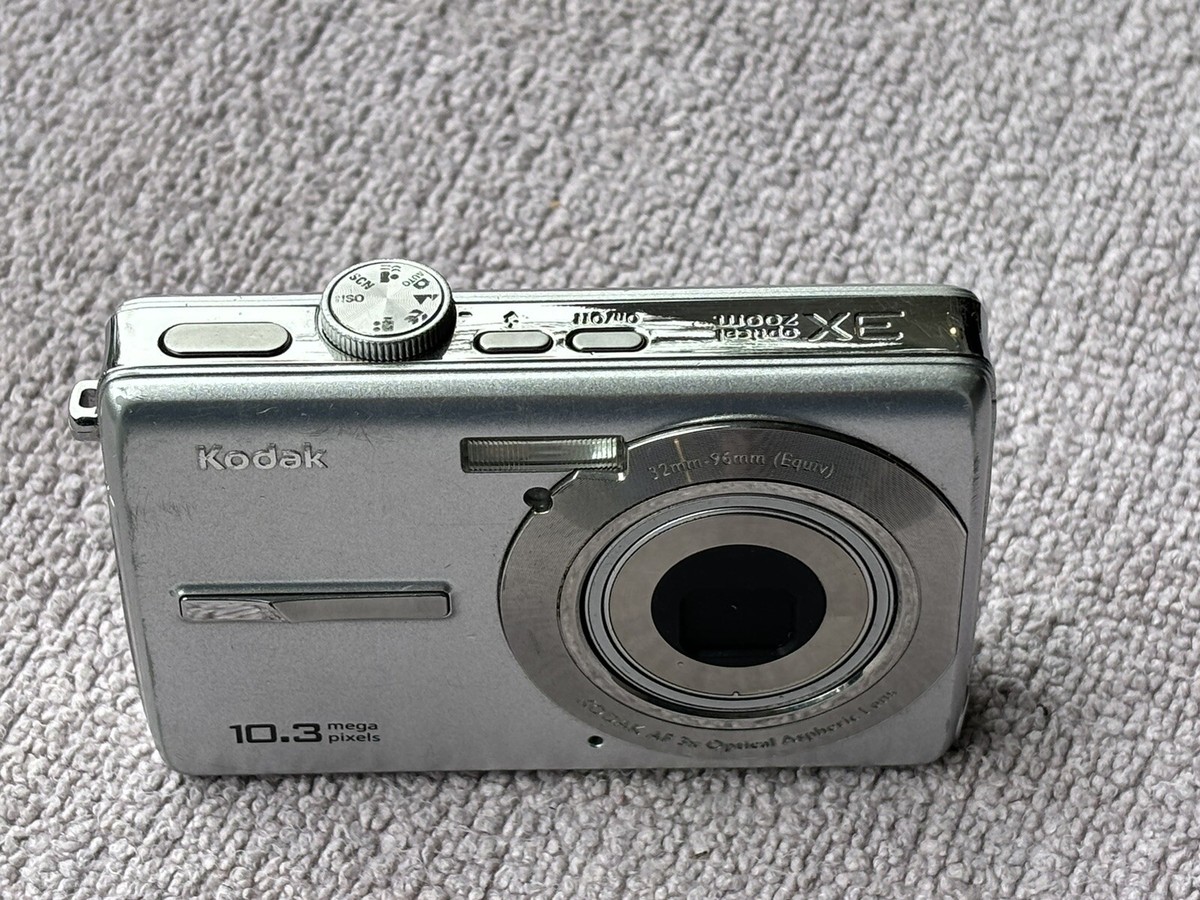 Kodak EasyShare M1063 10.3MP Digital Camera - Red - PARTS ONLY