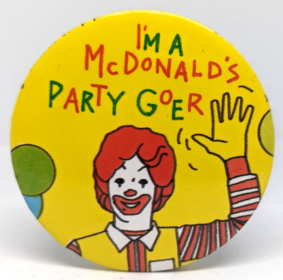 Vintage McDonalds Partygänger Fast Food Ronald Geburtstag 1980er Anstecker Pin (P2437)