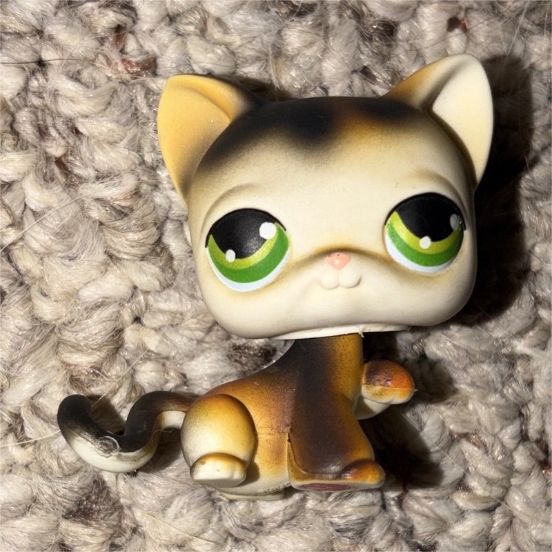 Littlest Pet Shop Cat Figure Brown & White Green Eyes 2006 #44993