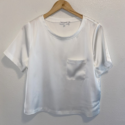 Good American White Satin Feel Boxy Pocket Short Sleeve Top Size 2 Medium