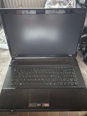  Clevo P170HM Intel Corre i7-2820QM  kein RAM Konvolut  Gaming Laptop HD6790