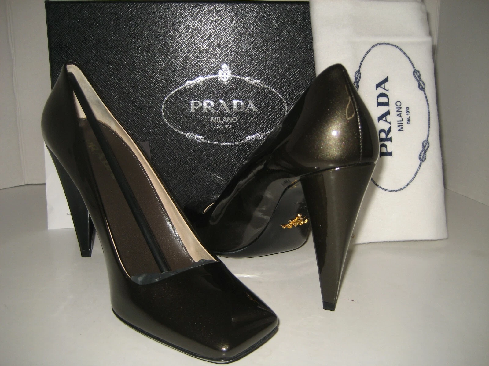 NUOVE DÉCOLLETÉ PRADA DONNA US 7 5 EU 38 pelle verniciata grafite tacco alto scatola scarpe
