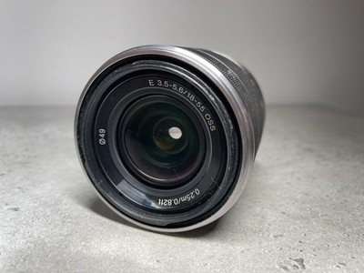 Sony Alpha SEL1855 18-55mm F/3.5-5.6 E-Mount OSS Objektiv silber