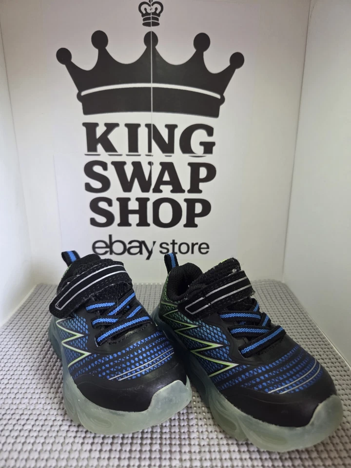 👟 Zapatos iluminados para niños pequeños - Talla 5 (verde y azul) de Athletic Works ✨ Foto 2 de 4