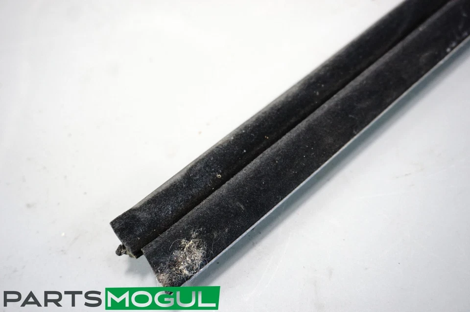 09-15 BMW 750Li 750i F01 F02 Puerta Trasera Izquierda Ventana Cinturón Moldura Fabricante de Equipo Original Foto 2 de 4