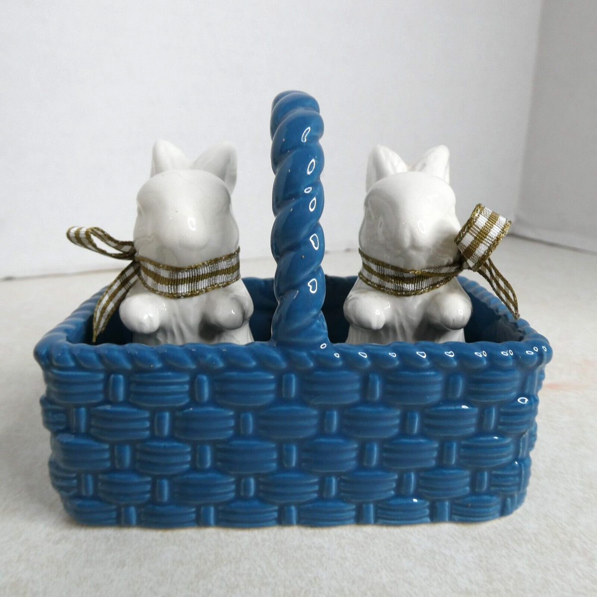 usa.rabbit様 リクエスト 4点 まとめ商品 Grasslands Road Rabbit Easter Bunnies in a Basket Salt and Pepper