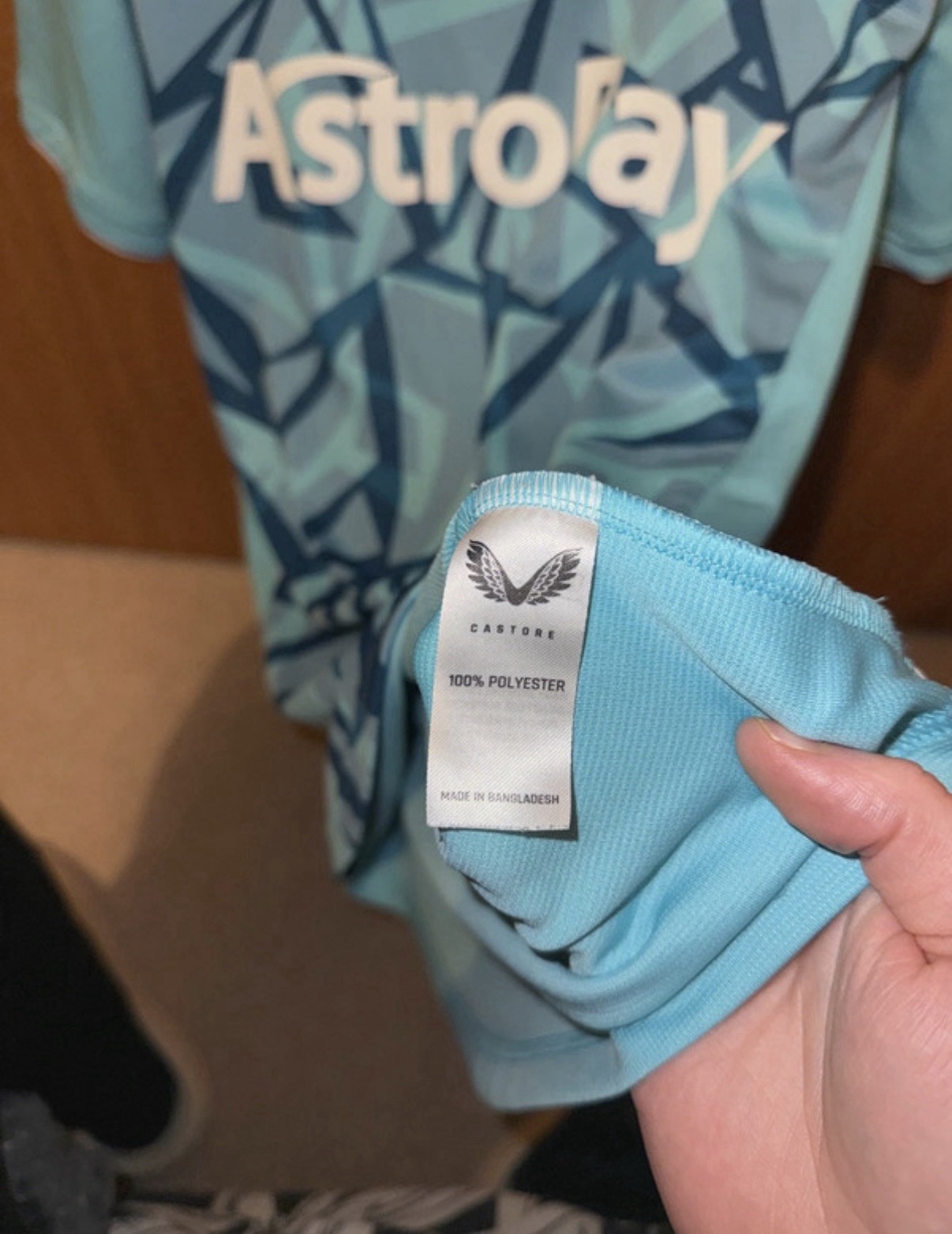 Wolverhampton Wanderers - Away Shirt - Size M - Football thumbnail 5