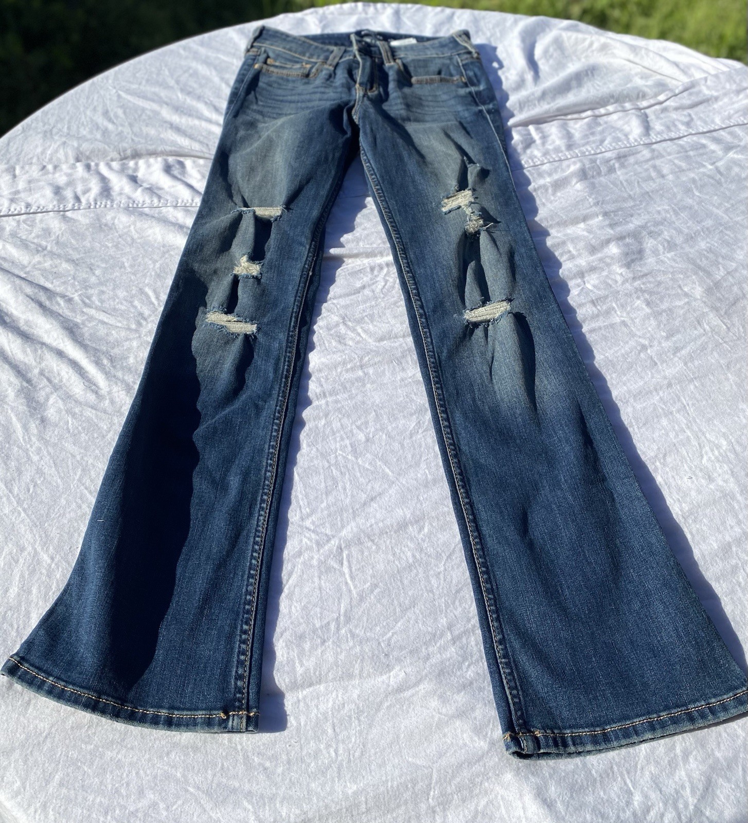 Hollister Bootcut Distressed Stretch Blue Denim Women's Jeans 5-Pocket Design