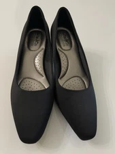 Coach and Four Black Fabric Patent Leather Heel Shoes Full Cushion Size 8.5 EUC