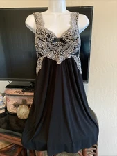 Soma Nightgown / DRESS Lace bodice White Floral Lace Embroidered  Size MED