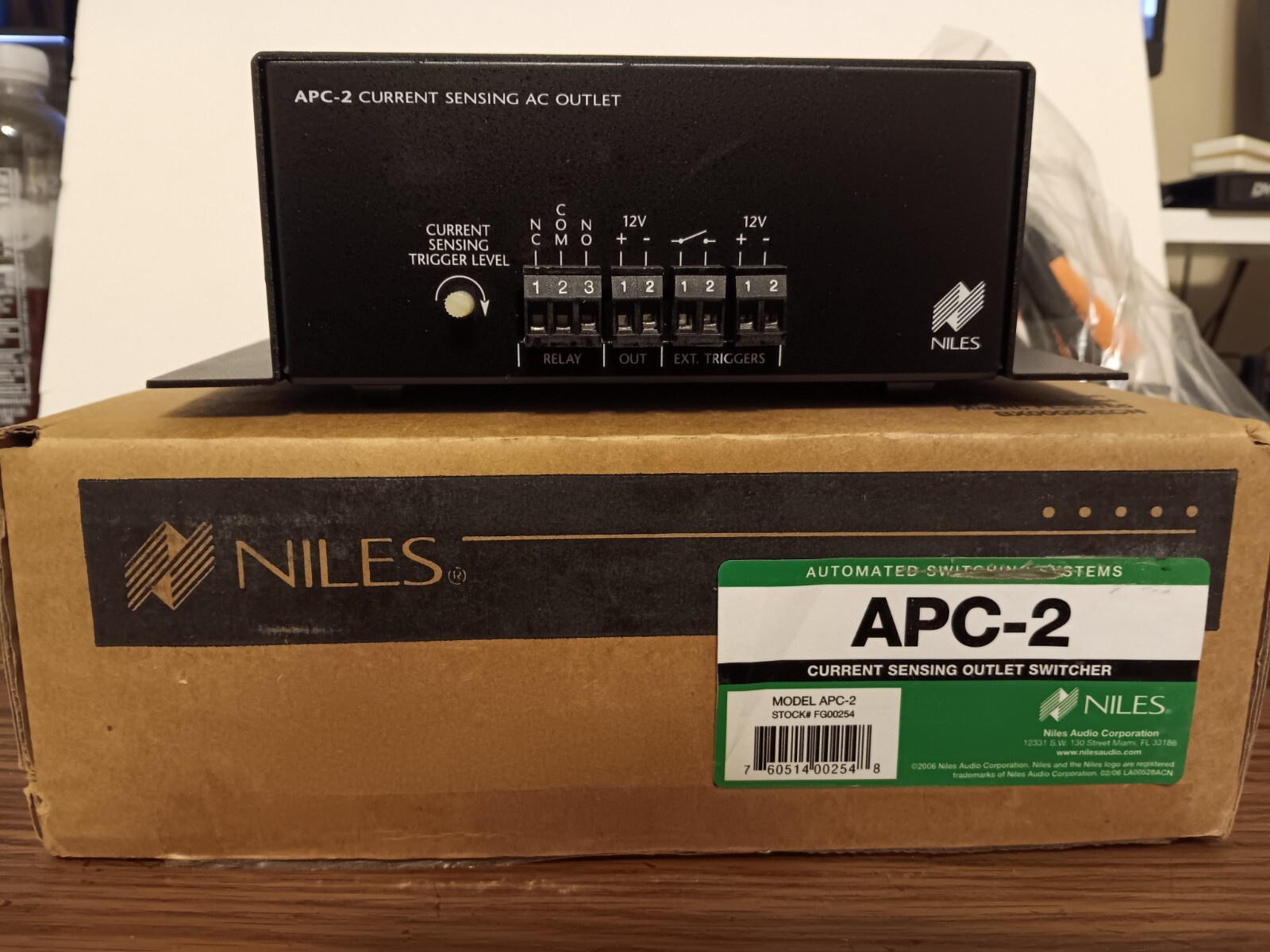 Niles Audio APC-2 Current-Sensing Outlet Switcher (Tested)