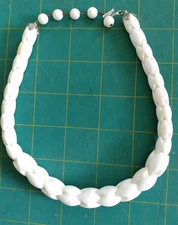 Mid Century White Molded Plastic Necklace Choker Vintage