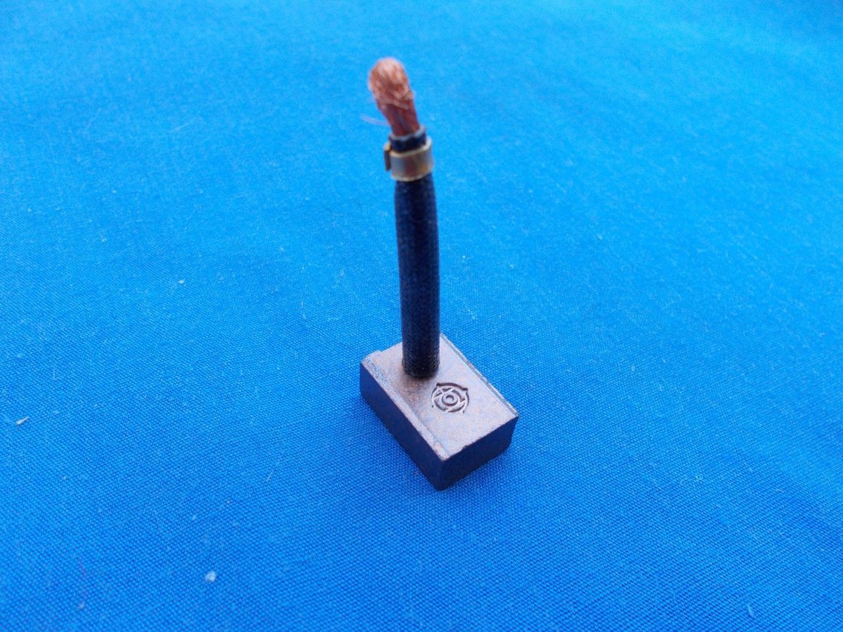 Yamaha NOS 306-81811-10. Starter Brush. XS TX (72-83). Y640. | eBay
