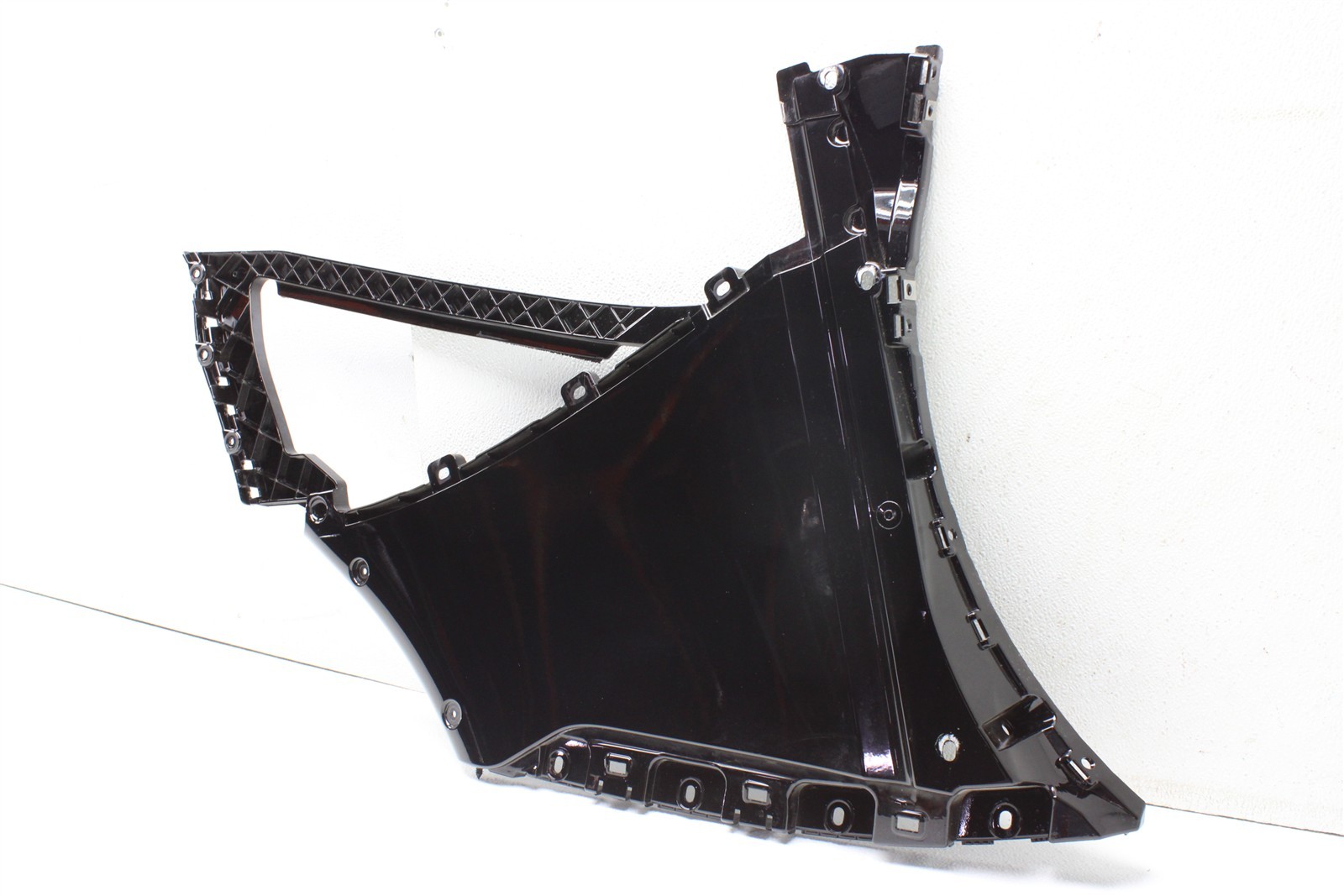 McLaren Artura 2025 Left Quarter panel trim