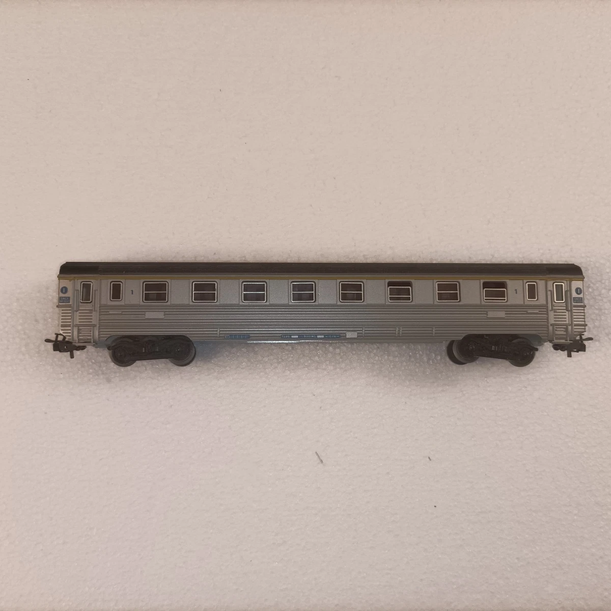 Voitures de voyageurs jaunes Märklin pour modélisme ferroviaire à l'échelle HO, Alimentation CA