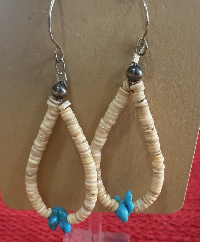 Native American Handmade Melon Shell Geisha Beads W/Turquoise Chip 1.5 Earrings