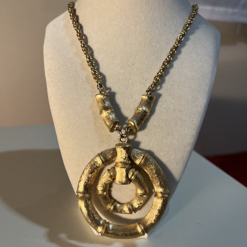 Vtg Signed Napier 1970’s Bamboo Brushed Gold Pendant Necklace