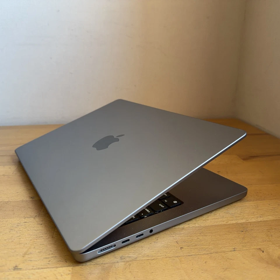 Apple MacBook Pro 14" M1 Pro · 16GB · 1TB, photo 2 sur 5