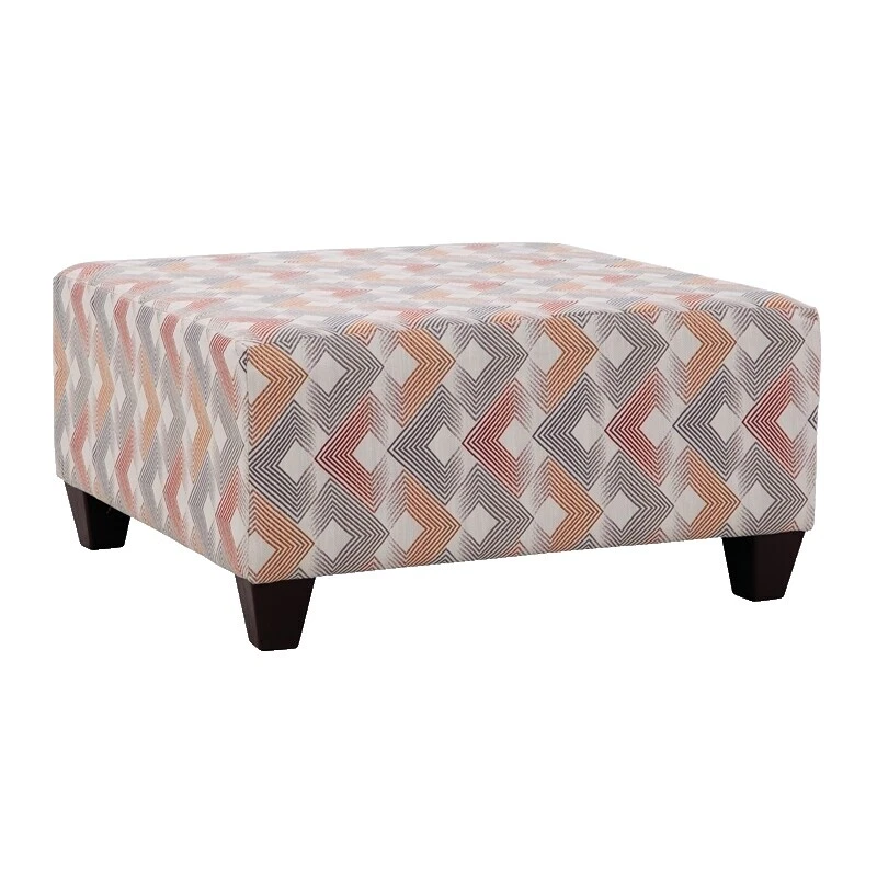 Taburetes, reposapiés y pufs de tela multicolores otomanos