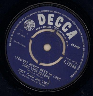 Unit Four Plus Two(7'' Vinyl)Never Been In Love Like This Before / Tell -Ex/VG+