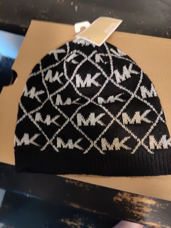 Michael Kors Beanie Women's Black Silver Glitter New With Tags