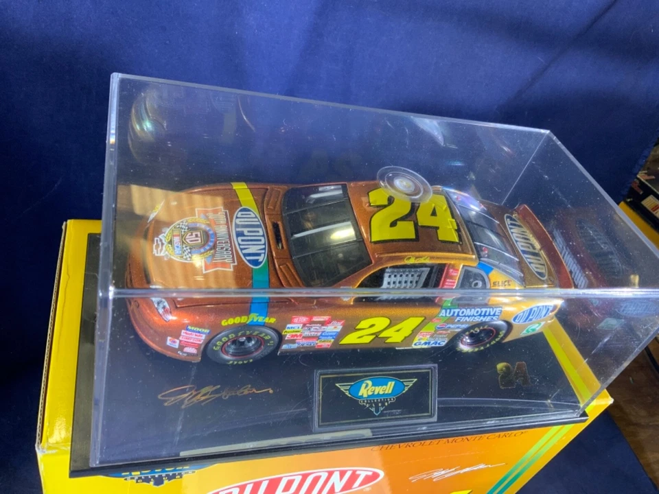 U5-41 Jeff Gordon #24 Dupont / Chromalusion - Chevy Monte Carlo 1989 - Revell Foto 2 de 4