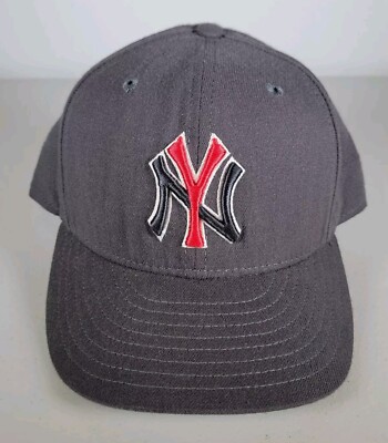 New Era 59Fifty Fitted Hat Cap New York Yankees Dark Grey Red Logo 3/8  MLB