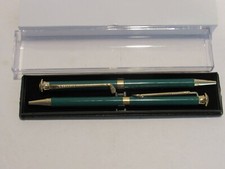 Set of 2 Green Metal Golf Club Ballpoint Pens...