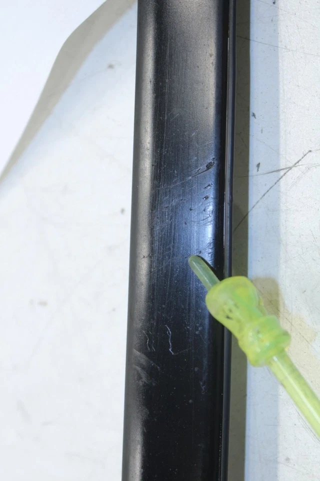 Parabrisas delantero derecho Mercedes-Benz ML350 2012-15 pilar A revelar moldura Foto 3 de 4