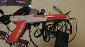 Pacchetto console Nintendo NES 4 giochi Mario, Double Dragon, Zapper 2 controller