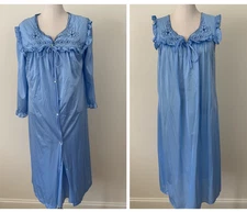 Romantic Traditions Women's Medium Blue Nightgown Robe Set Vintage