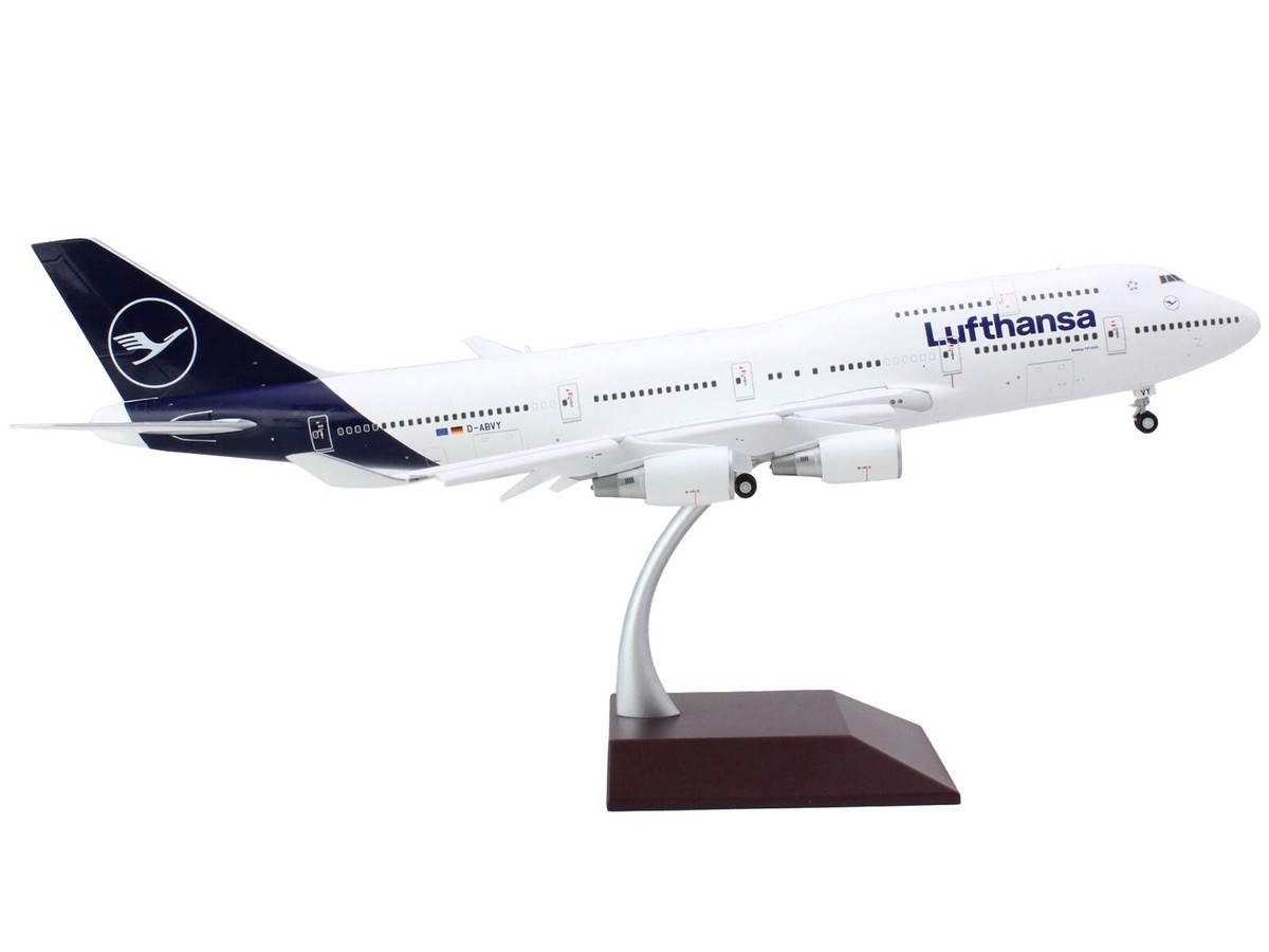 BOEING 747-400 AIRCRAFT W/FLAPS DOWN BOEING 747-400 AIRCRAFT W/FLAPS DOWN
