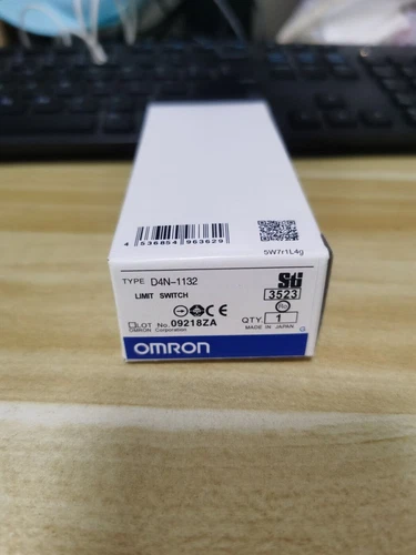 1PC Omron D4N-1132 limit switch D4N1132 New - Picture 1 of 3