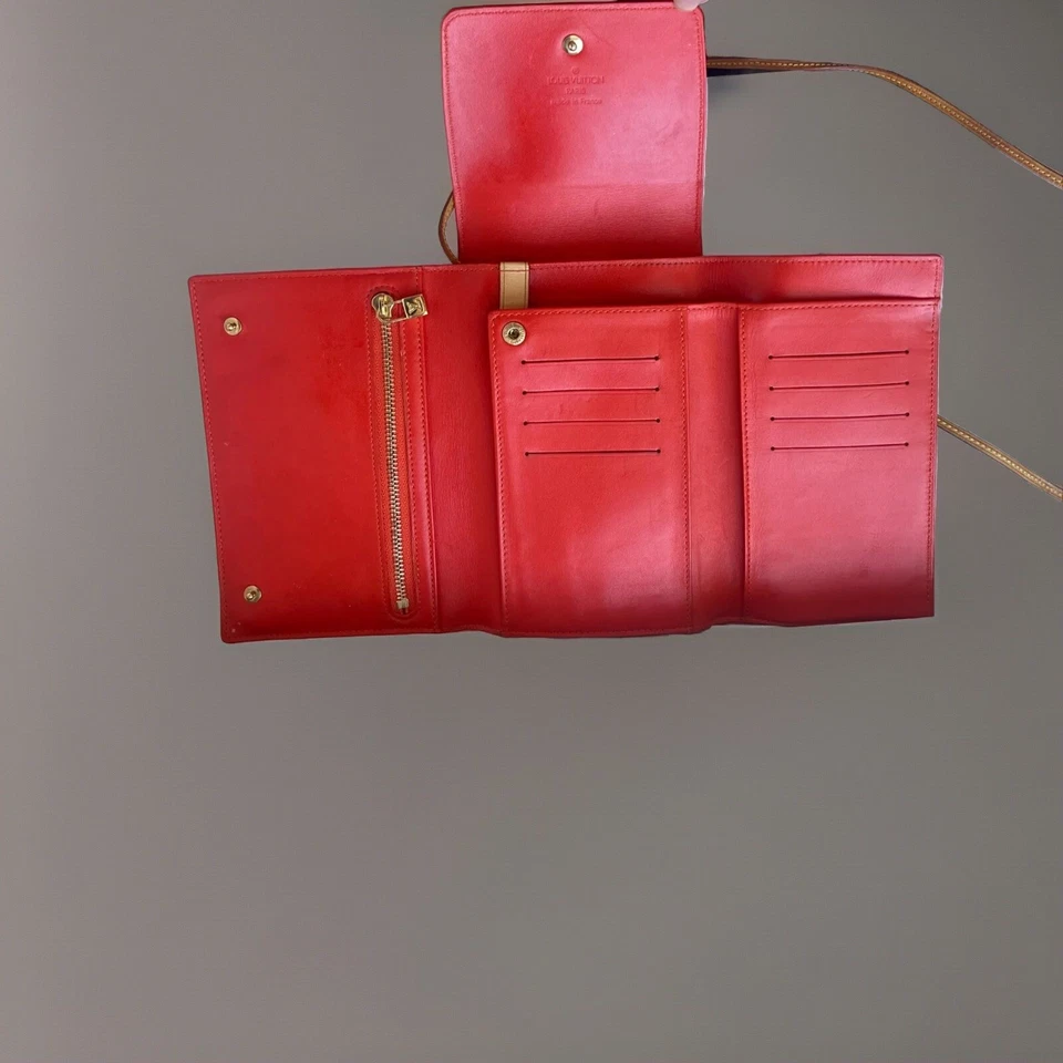 Louis Vuitton Crossbody Beach Wallet - Image 4 of 4