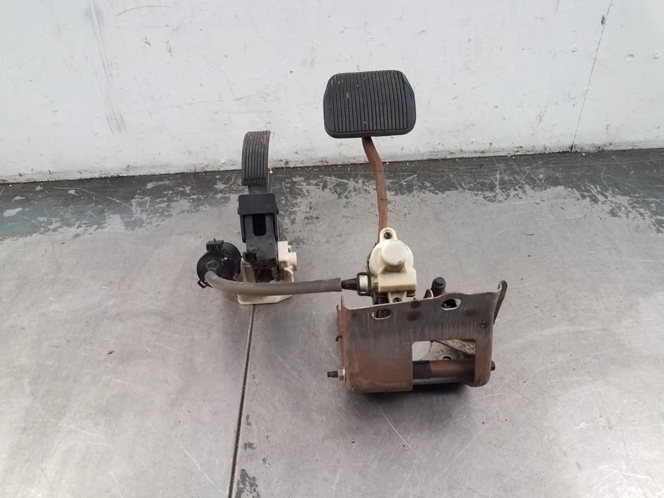 2002 Grand Marquis / Crown Vic Victoria Adj Accelerator / Brake Pedal #9286 P3 - Image 4 of 4