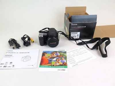 Fujifilm FinePix S8100fd digitale Bridgekamera #SB