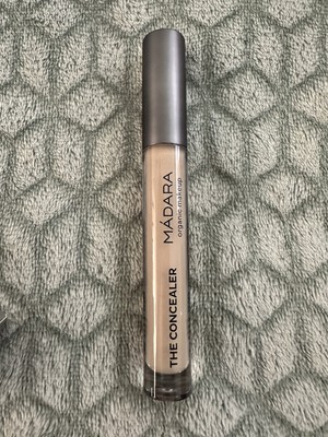 Madara Organic Luminous Concealer Warm Latte 4ml versteckt Augenringe & Unreinheiten