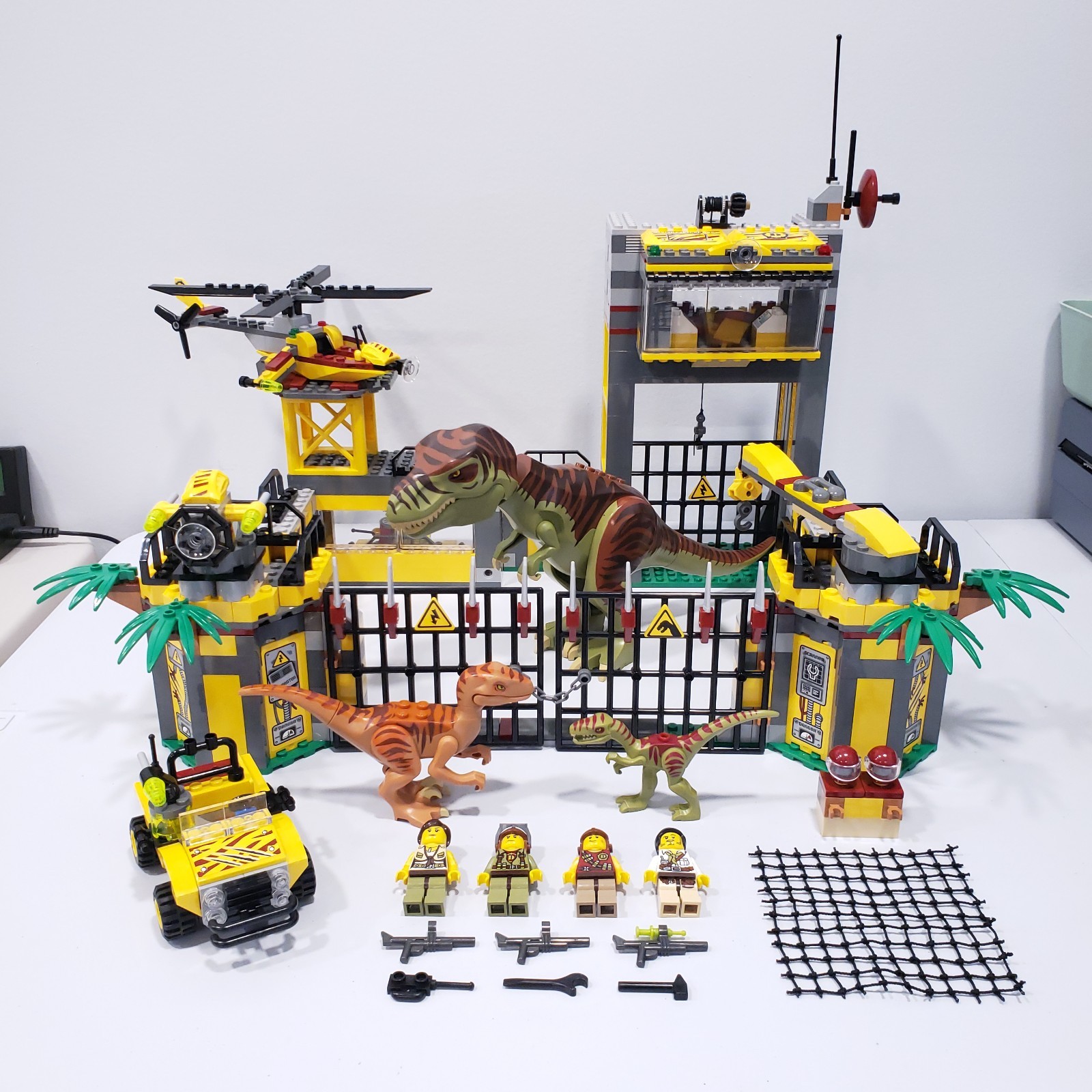 Lego 2012 Dino Defense HQ 5887 With Manuals 99% Complete