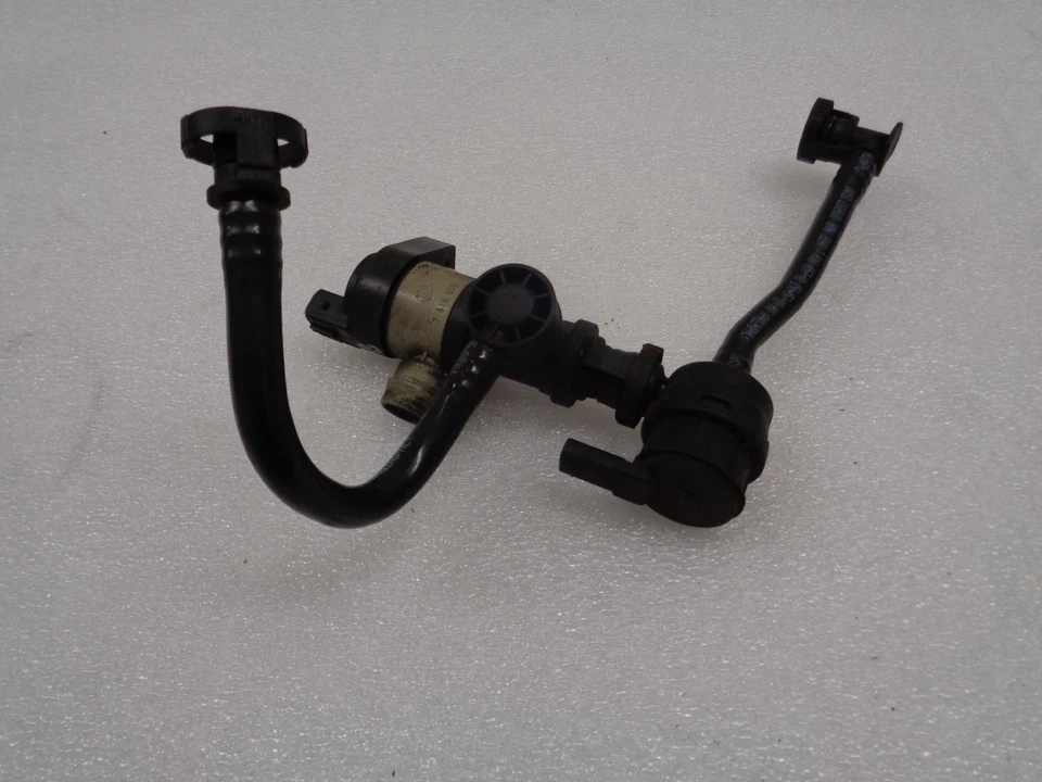 2011-2016 BMW 535i F10 Vapor Canister Purge Solenoid 7618658 OEM AK2511108 - Image 4 of 4